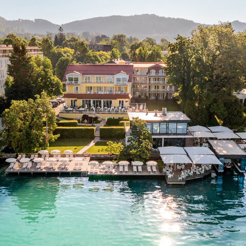 <p>Seehotel Jilly&nbsp;</p>